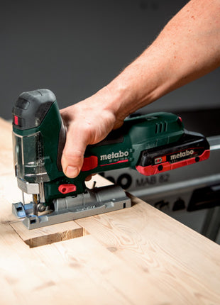 Metabo ST 18 LT 130 BL Akku Stichsäge 18 V 130 mm Brushless + 1x Akku 4,0 Ah + Ladegerät