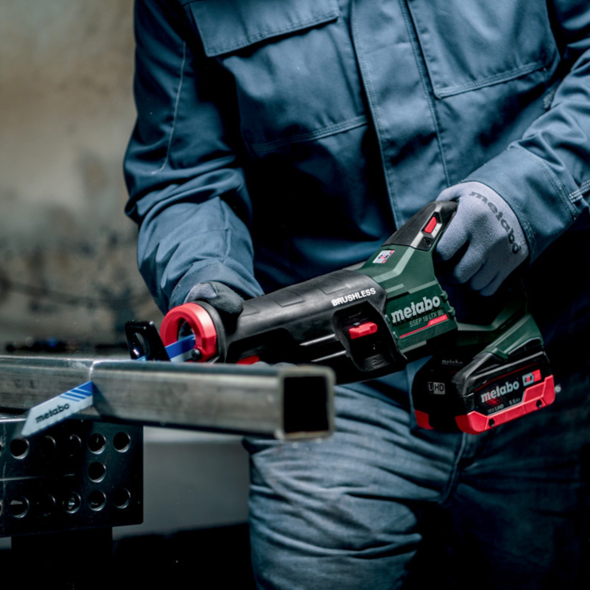 Metabo SSEP 18 LT BL Akku Saebelsaege 18 V 32 mm Brushless 1x LiHD Akku 8 0 Ah Ladegeraet Metabox 4 - toolbrothers