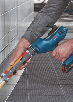 Bosch GCG 18V-310 Professional Akku Kartuschenpresse 18 V 310 ml 3,5 kN + 1x Akku 4,0 Ah + Ladegerät