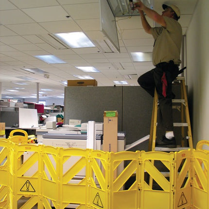 Siatka barierowa Rubbermaid ( 9001477000 ) polietylenowa żółta przenośna, 16 szt.