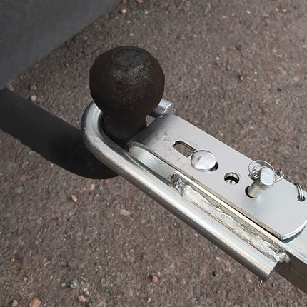 Hak holowniczy ( 4000818362 ) stal ocynkowana 5,1 kg biało-czerwony