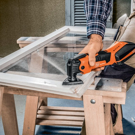 Drobnoziarnisty samoprzylepny arkusz ścierny ( 8000379766 ) bez perforacji o ziarnistości 60