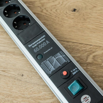 Listwa zasilająca Brennenstuhl Premium-Protect-Line ( 8001718837 ) 16 A 230 V czarna/srebrna 3 m PVC 1,5 mm²