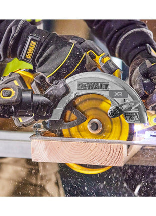 DeWalt DCS 573 N Scie circulaire 18 V 190 x 30 mm Brushless + 1x batterie 4,0 Ah - sans chargeur