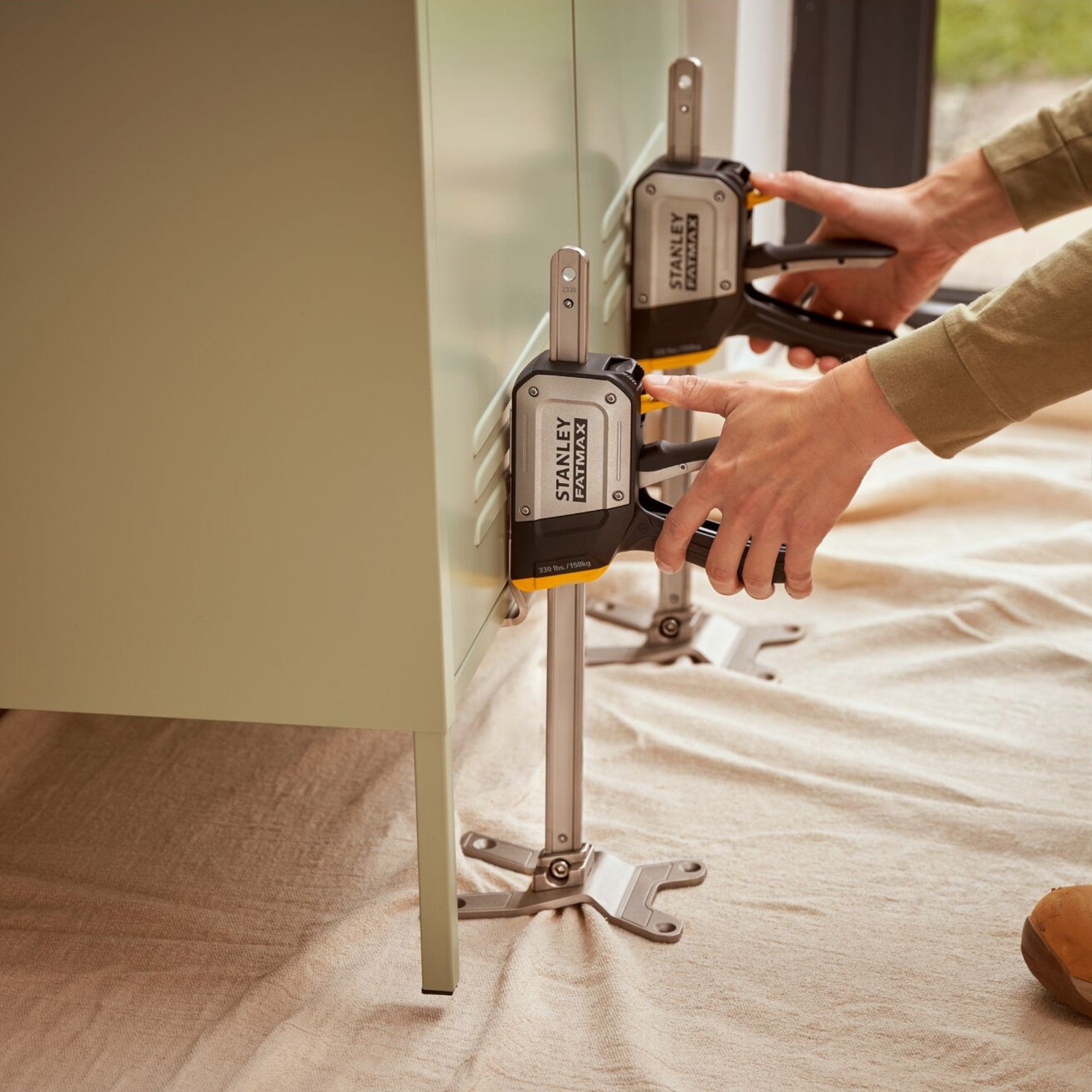 Stanley Fatmax FMHT83552 1 TradeLift Einhand Montagewerkzeug Set 2 Stueck 150 kg Hubkraft 1 - toolbrothers