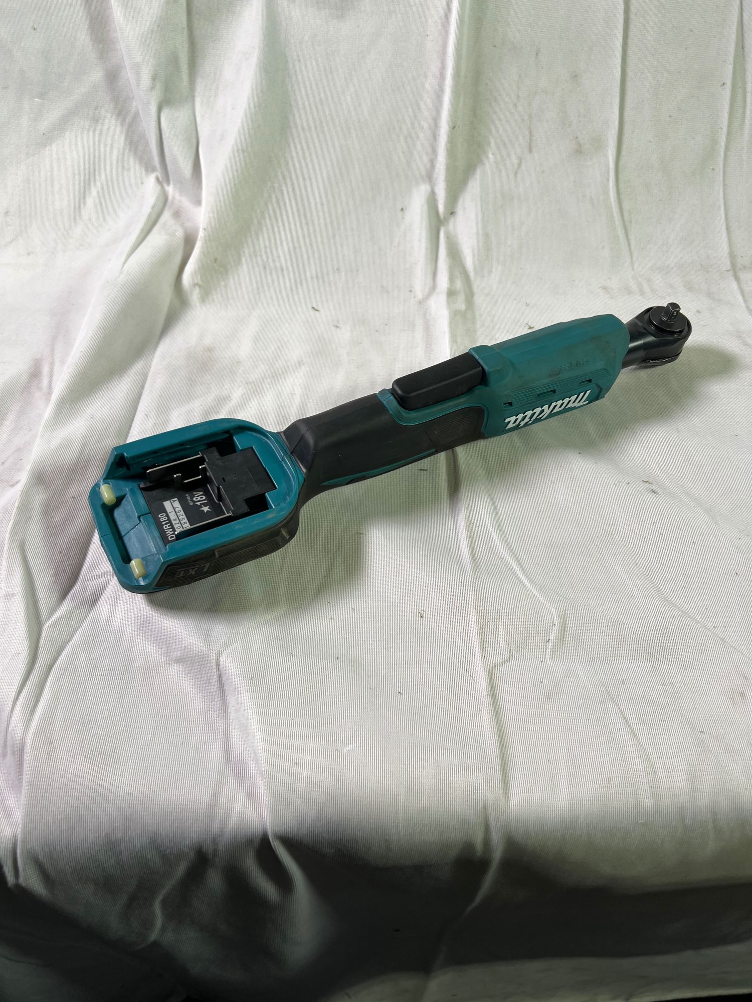 Makita DWR 180 Z Akku Ratschenschrauber 18 V 47 5 Nm 1 4 3 8 Solo ohne Akku ohne Ladegeraet Reparaturgeraet 0 - toolbrothers