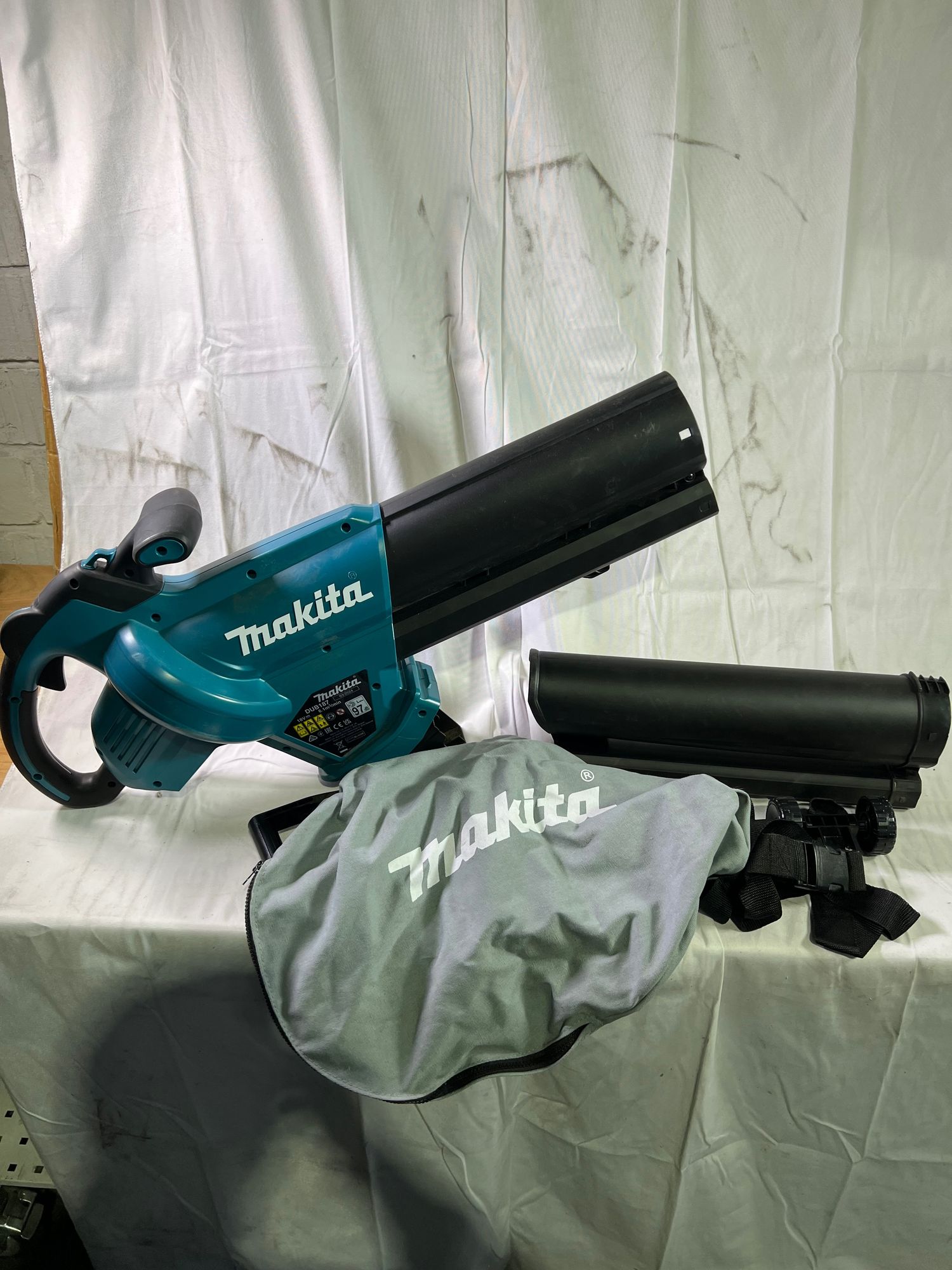 Makita DUB 187 Z Akku Laubblaeser und Laubsauger 18 V Brushless Solo ohne Akku ohne Ladegeraet Reparaturgeraet 0 - toolbrothers
