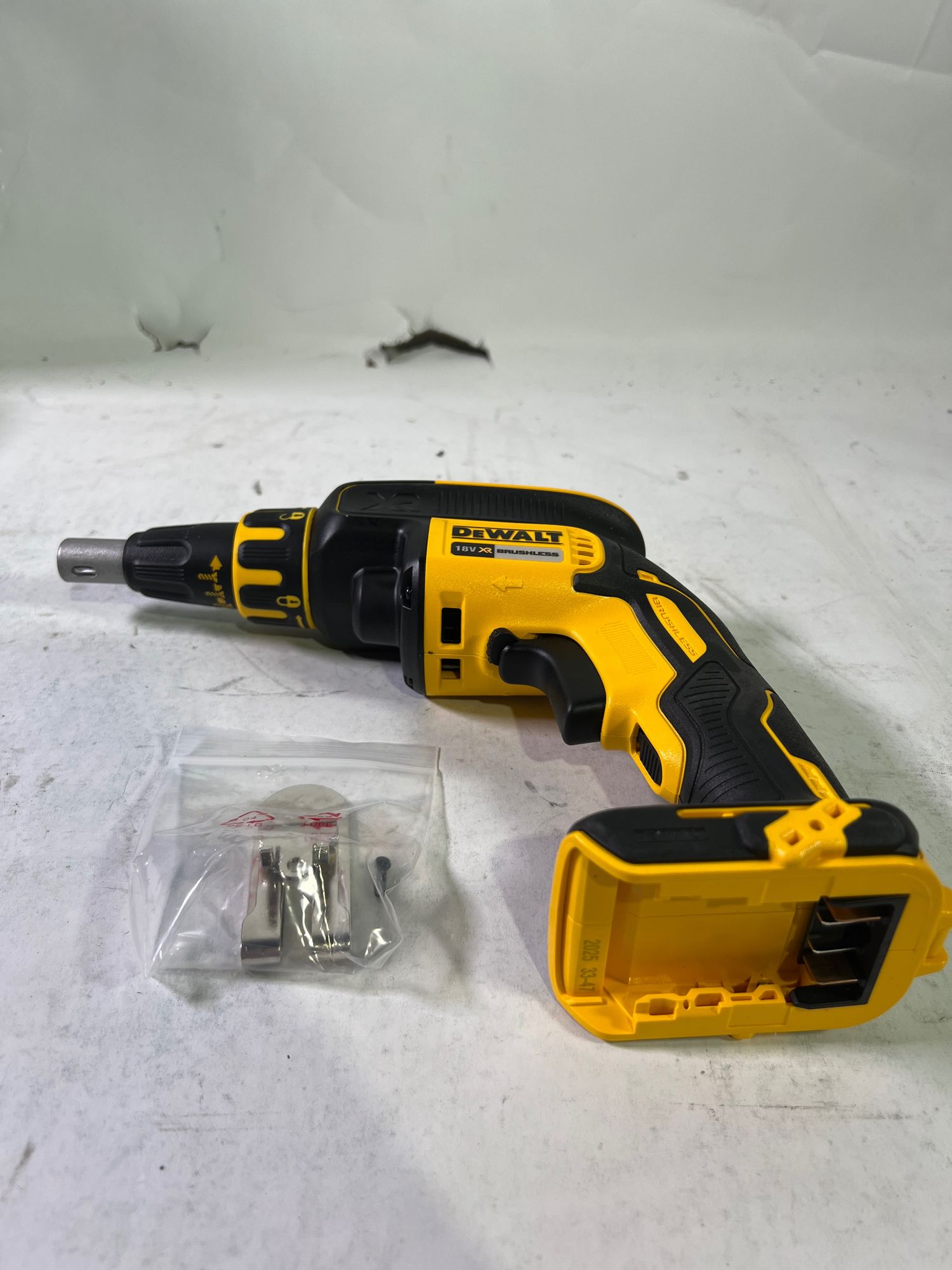 DeWalt DCF 620 NT Akku Trockenbauschrauber 18 V 30 Nm Brushless TSTAK ohne Akku ohne Ladegeraet Stark Gebraucht 2 - toolbrothers