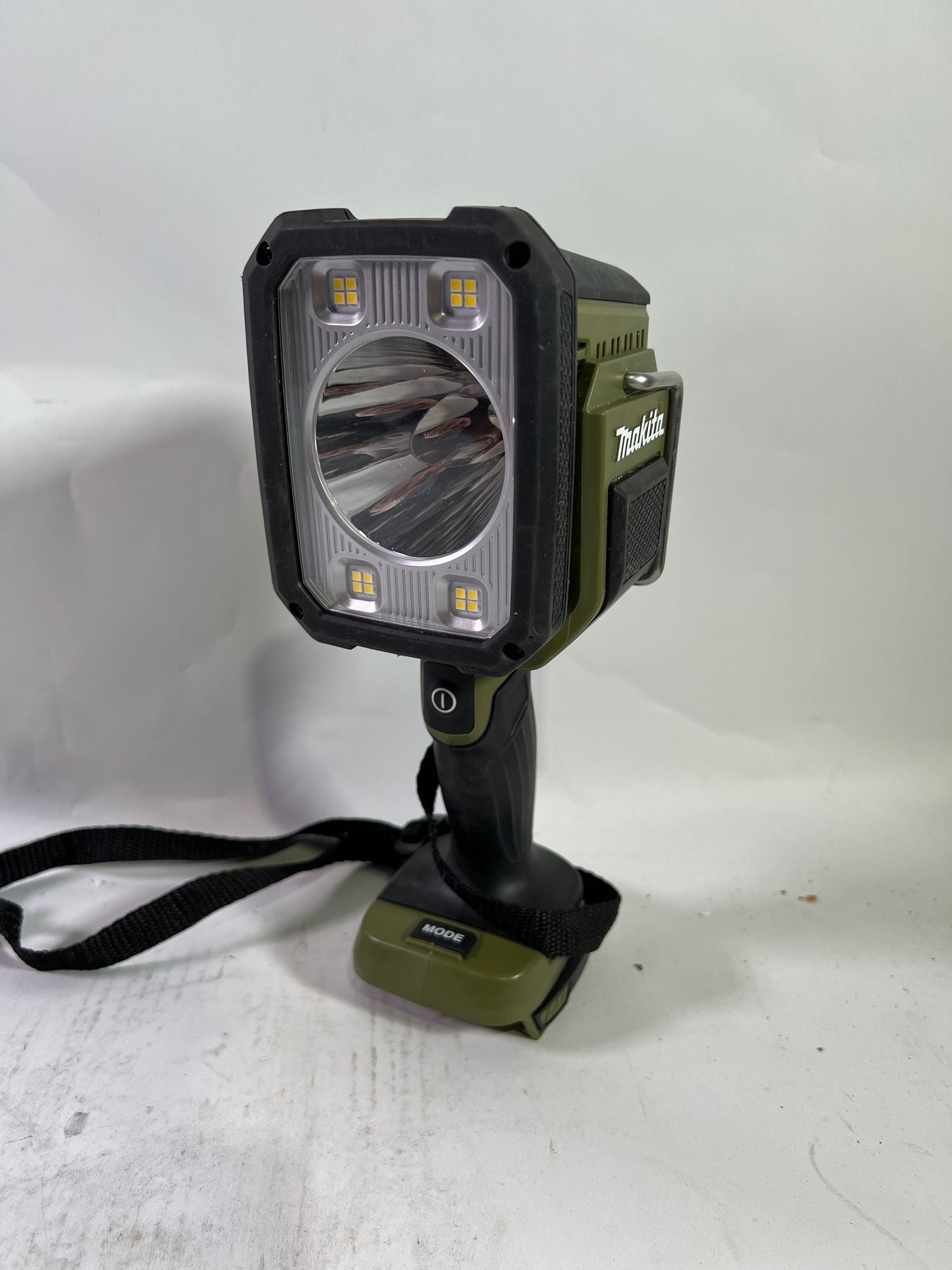 Makita DML 812 O Akku Handstrahler 18 V 1250 lm LED Olive Gruen Outdoor Adventure Sonderedition Solo ohne Akku ohne Ladegeraet Reparaturgeraet 0 - toolbrothers