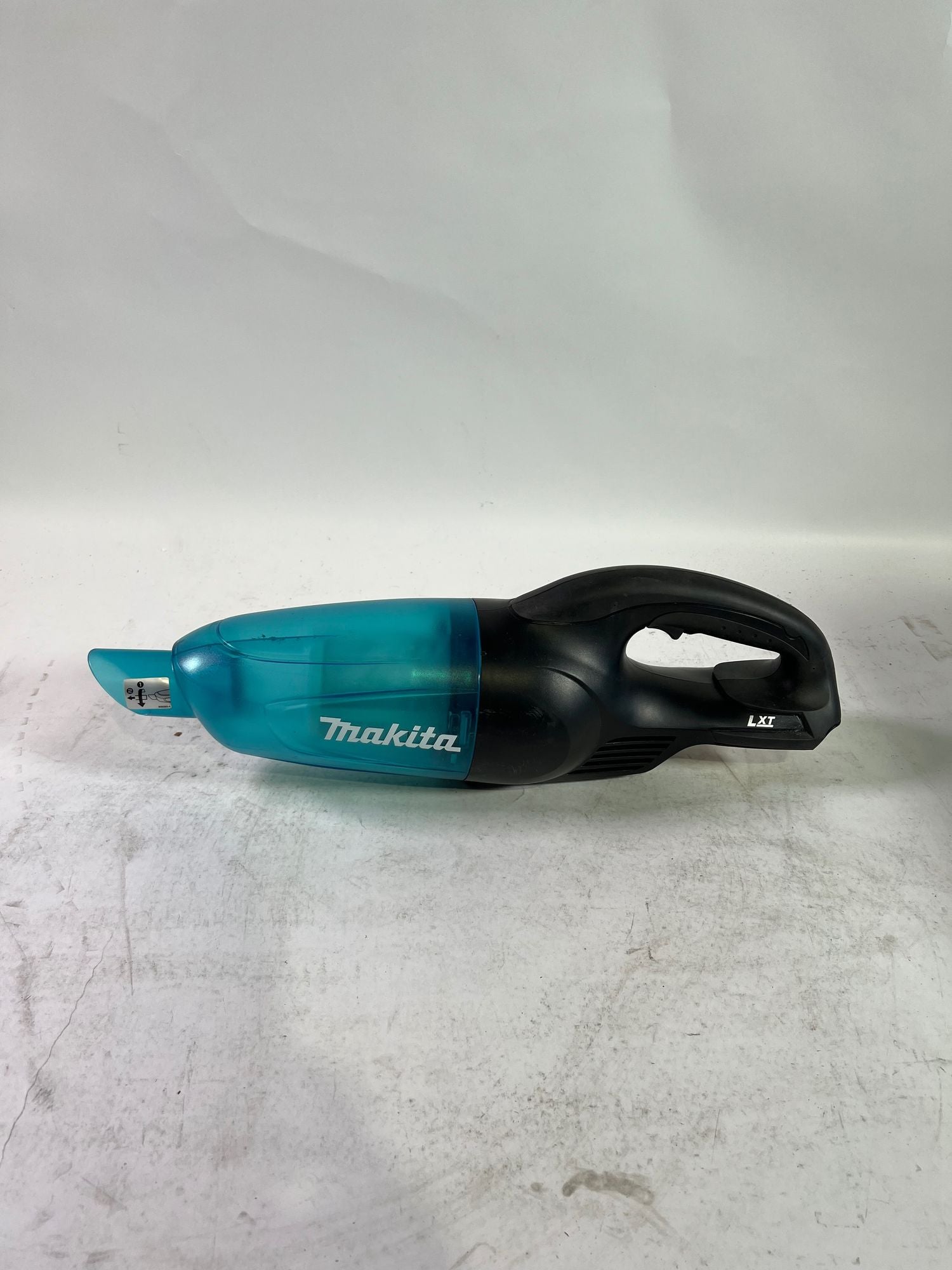 Makita DCL 180 ZB Akku Staubsauger 18 V Schwarz Solo ohne Akku ohne Ladegeraet Reparaturgeraet 1 - toolbrothers