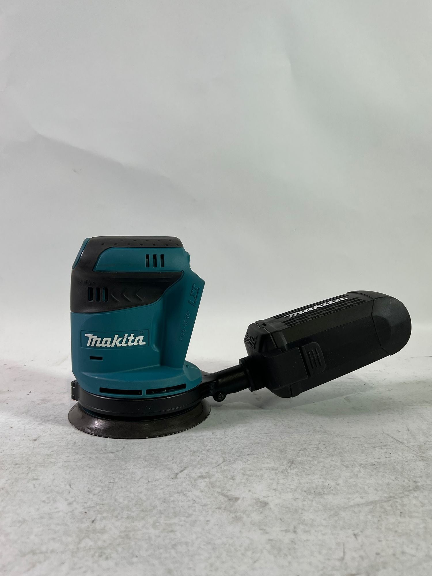 Makita DBO 180 Z Akku Exzenterschleifer 18 V 125 mm Solo ohne Akku ohne Ladegeraet Reparaturgeraet 1 - toolbrothers