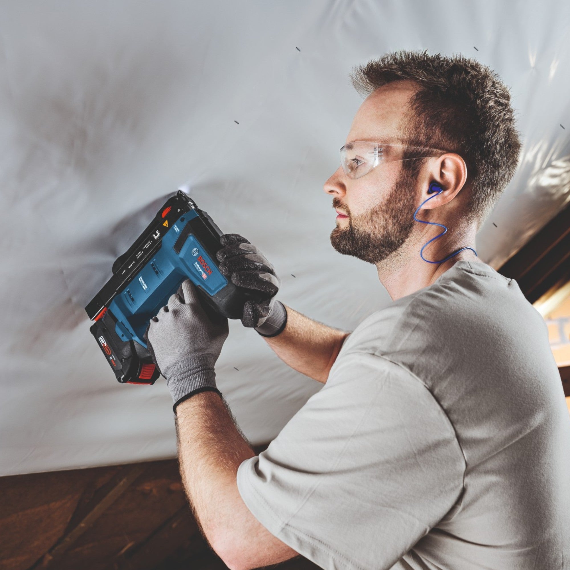 Bosch GTH 18V 14 Akku Holzklammerer 18 V 10 6 x 6 14 mm Brushless 2x Akku 4 0 Ah Ladegeraet 4 - toolbrothers