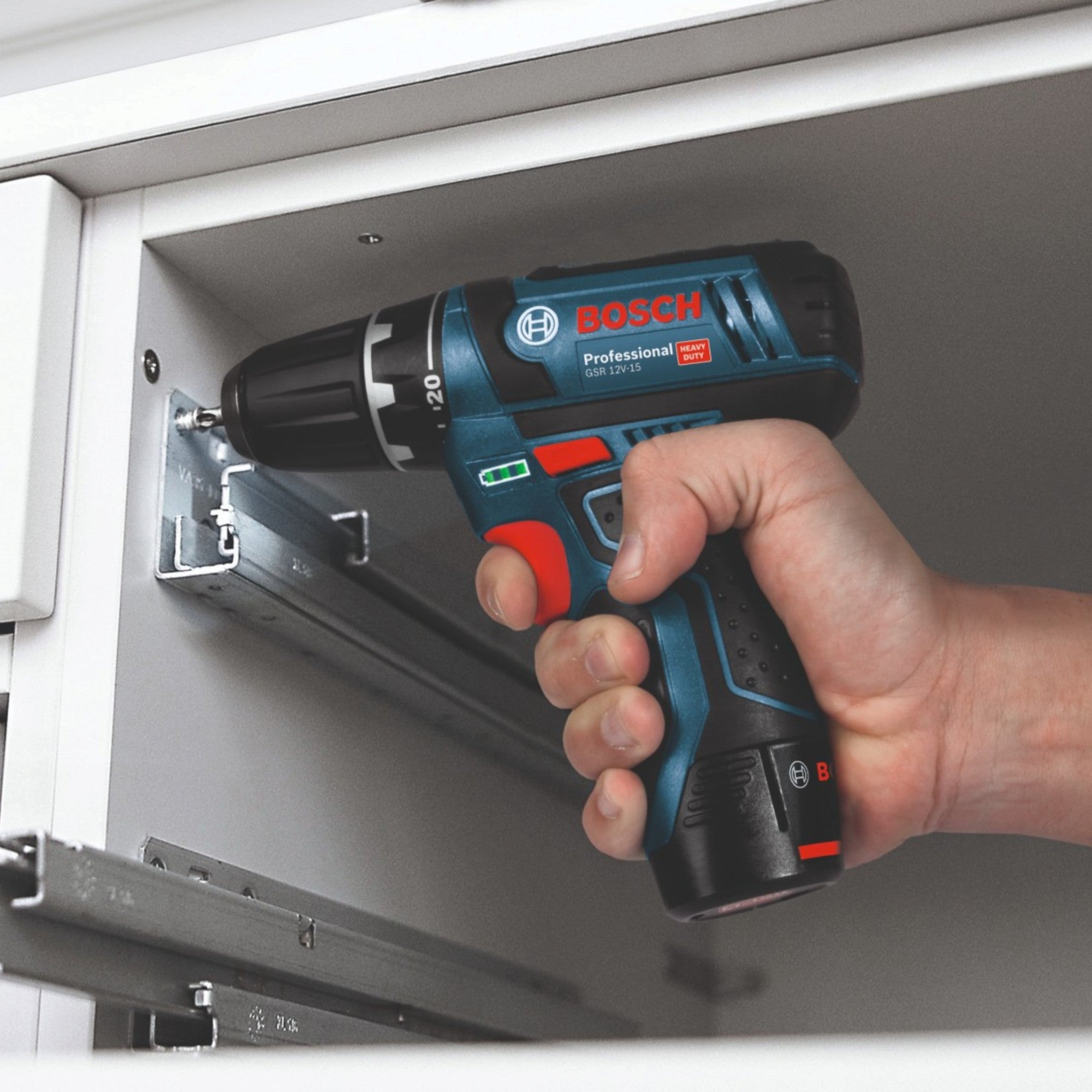 Bosch GSR 12V 15 Professional Akku Bohrschrauber 12 V 30 Nm 2x Akku 3 0 Ah Ladegeraet 4 - toolbrothers