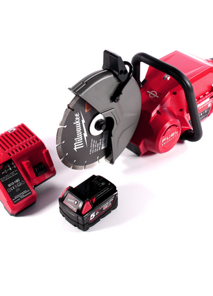 Tronçonneuse à batterie Milwaukee M18 FCOS230-501C 18 V 230 mm sans balais + 1x batterie 5,0 Ah + chargeur