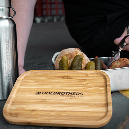 Toolbrothers Fan Edelstahl Brotdose mit 2 Etagen und Bambus Deckel 1340 ml - Toolbrothers