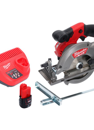 Sierra circular de mano a batería Milwaukee M12 CCS44-301C 12 V 140 mm sin escobillas + 1x batería 3,0 Ah + cargador