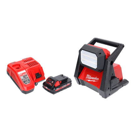 Milwaukee M18 HOAL-301FC Akku LED Lampe Baustrahler 18 V 4000 lm + 1x Akku 3,0 Ah + Ladegerät
