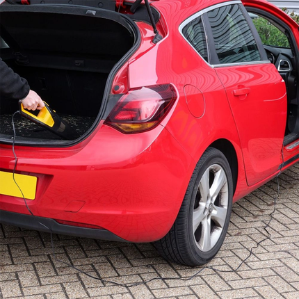 TOUGH MASTER Kabelgebundener Auto-Handstaubsauger 90 Watt, 12V, 5 Aufsätze, Schlauch, Anschlüsse, Bürste, mit auswaschbarem HEPA-Filter (TM-CVC105) - Toolbrothers