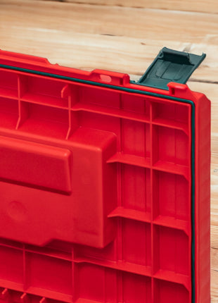 Qbrick System PRO Toolbox 2.0 RED ULTRA HD Custom Werkzeugkoffer 450 x 260 x 240 mm 19 l stapelbar IP54 mit 3 Fächern und Ablage