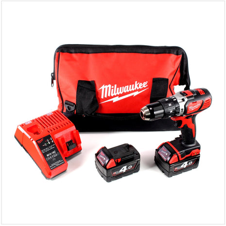 Milwaukee M18 BPD 18 V Akku Schlagbohrschrauber in Tasche + 2x M18 B4 4.0 Ah 18 V Red Li-Ion Akku + M12 - 18C Universal Akku Ladegerät - Toolbrothers